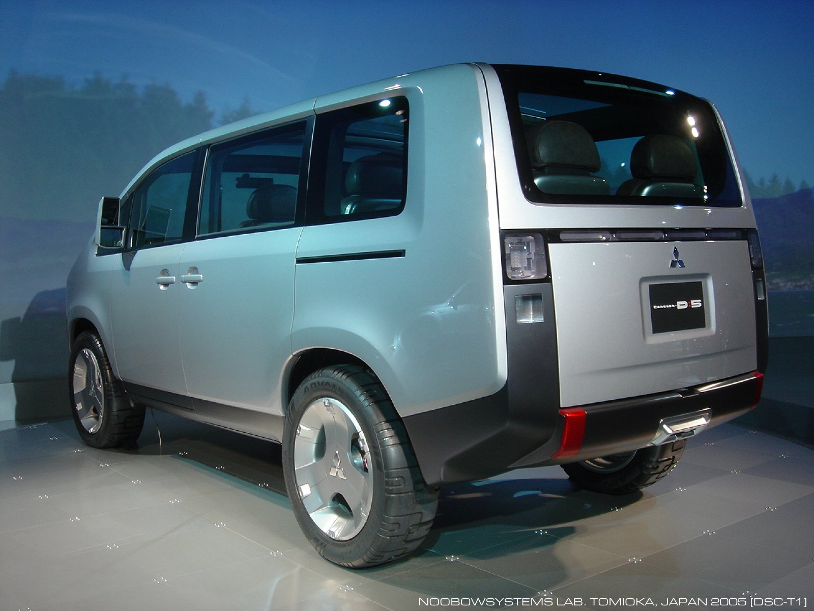 Mitsubishi DELICA D:5 : Vehicles : NoobowSystems Lab.